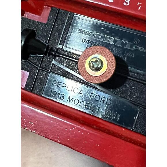 1983 Ertl Atlanta Falcons 1913 Ford Die Cast Bank NFL Huddles RARE - Picture 9 of 10